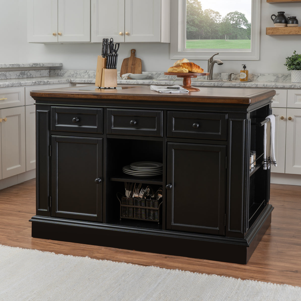 Penda Kitchen Island w/Stools